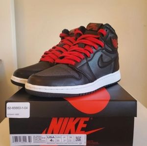 Air jordan 1 high black satin gym red black